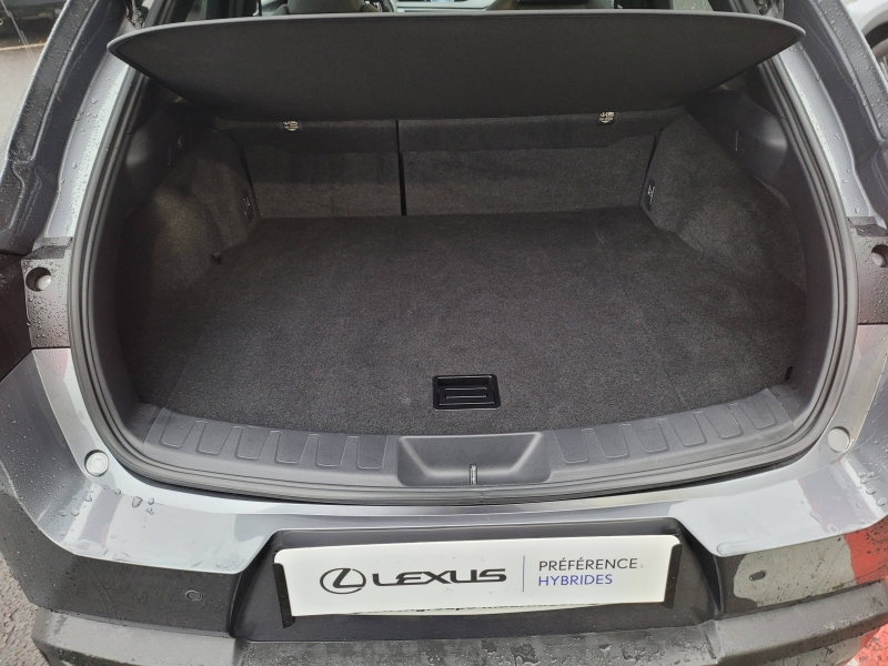 LEXUS UX d’occasion à vendre à Aubière chez Lexus Clermont-Ferrand (Photo 6)