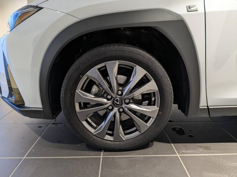 LEXUS UX d’occasion à vendre à AUBIÈRE chez ARVERNE (Photo 17)