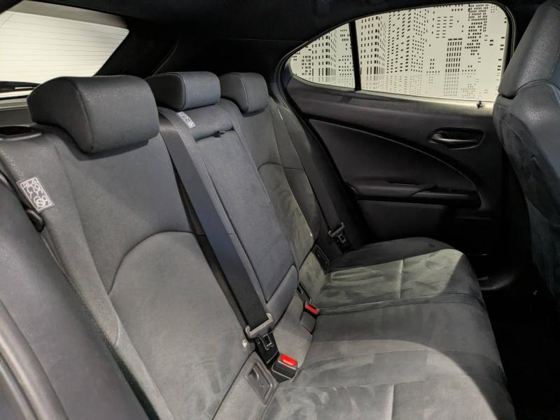 LEXUS UX d’occasion à vendre à AUBIÈRE chez ARVERNE (Photo 6)