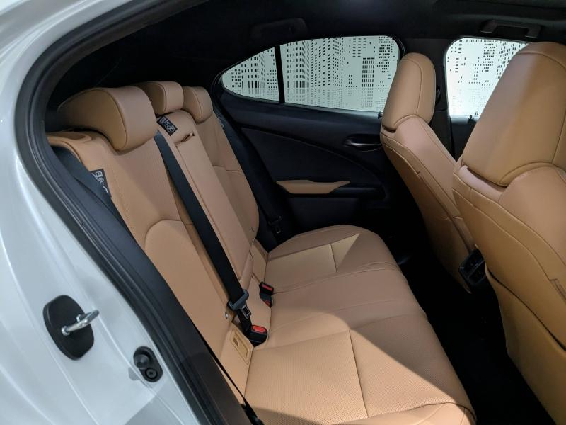 LEXUS UX d’occasion à vendre à AUBIÈRE chez ARVERNE (Photo 13)