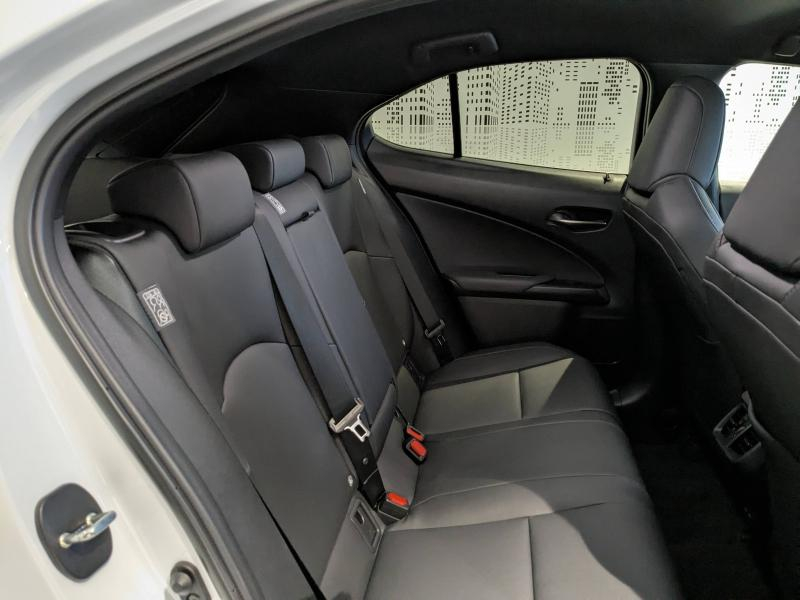 LEXUS UX d’occasion à vendre à AUBIÈRE chez ARVERNE (Photo 9)