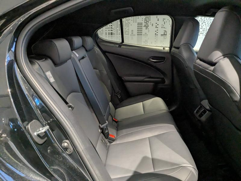 LEXUS UX d’occasion à vendre à AUBIÈRE chez ARVERNE (Photo 12)