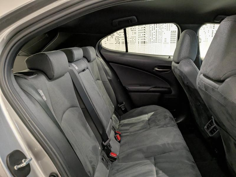 LEXUS UX d’occasion à vendre à AUBIÈRE chez ARVERNE (Photo 9)