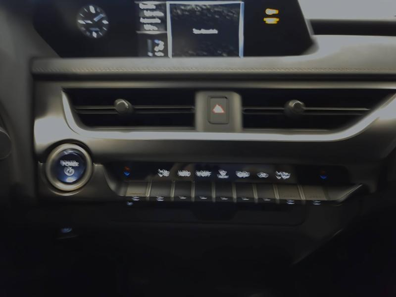 LEXUS UX d’occasion à vendre à AUBIÈRE chez ARVERNE (Photo 7)