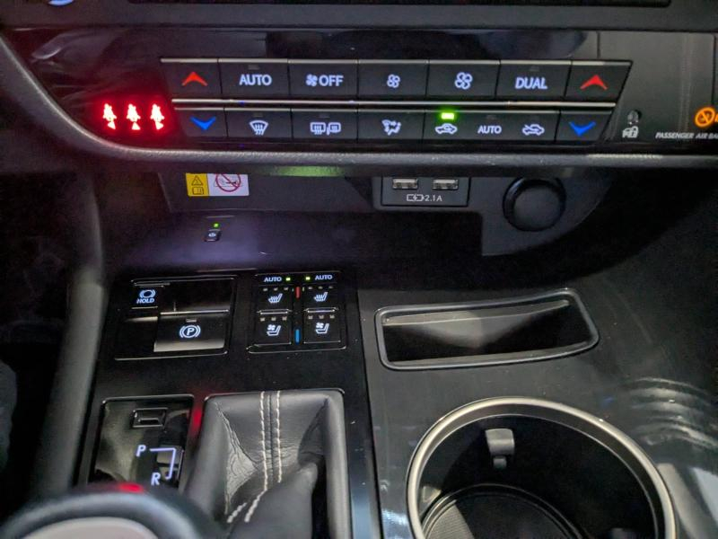 LEXUS RX d’occasion à vendre à AUBIÈRE chez ARVERNE (Photo 8)