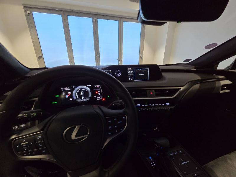 LEXUS UX d’occasion à vendre à AUBIÈRE chez ARVERNE (Photo 4)