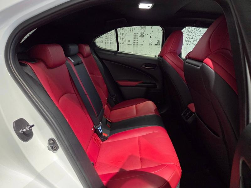 LEXUS UX d’occasion à vendre à AUBIÈRE chez ARVERNE (Photo 15)