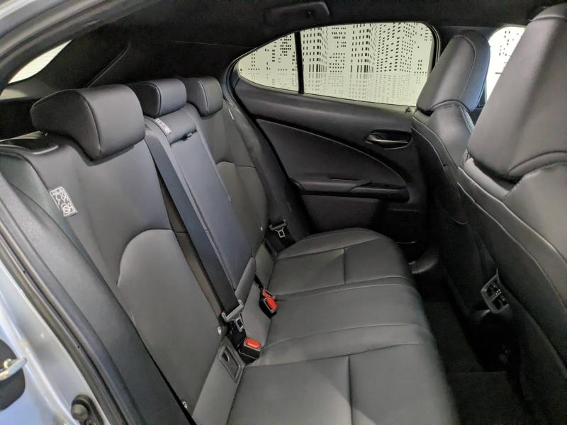LEXUS UX d’occasion à vendre à AUBIÈRE chez ARVERNE (Photo 9)