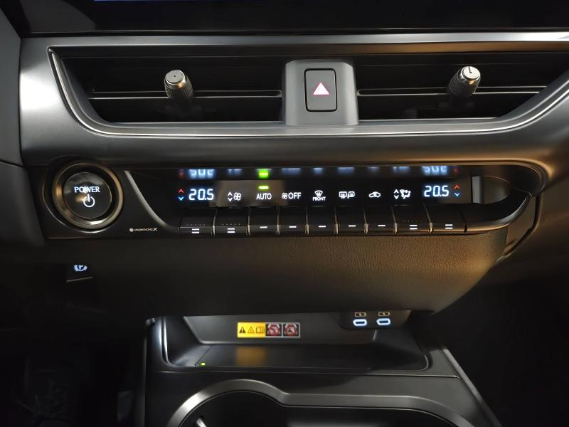 LEXUS UX d’occasion à vendre à AUBIÈRE chez ARVERNE (Photo 9)