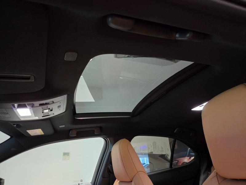 LEXUS UX d’occasion à vendre à AUBIÈRE chez ARVERNE (Photo 11)