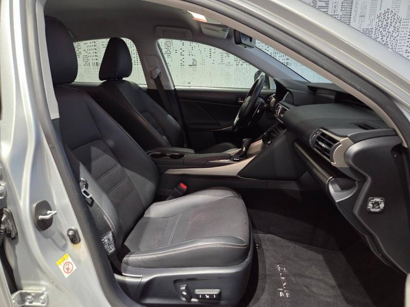LEXUS IS d’occasion à vendre à AUBIÈRE chez ARVERNE (Photo 10)