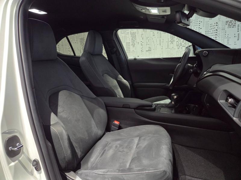 LEXUS UX d’occasion à vendre à AUBIÈRE chez ARVERNE (Photo 12)
