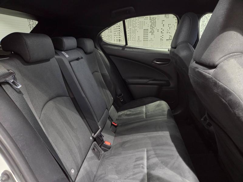LEXUS UX d’occasion à vendre à AUBIÈRE chez ARVERNE (Photo 13)