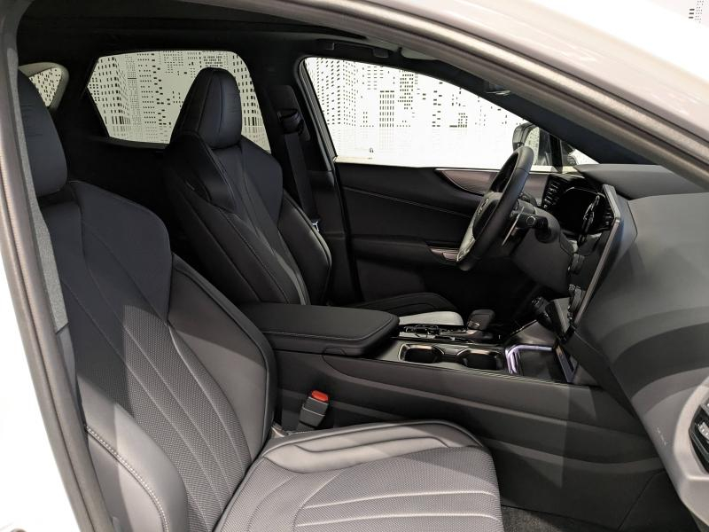 LEXUS NX d’occasion à vendre à AUBIÈRE chez ARVERNE (Photo 9)