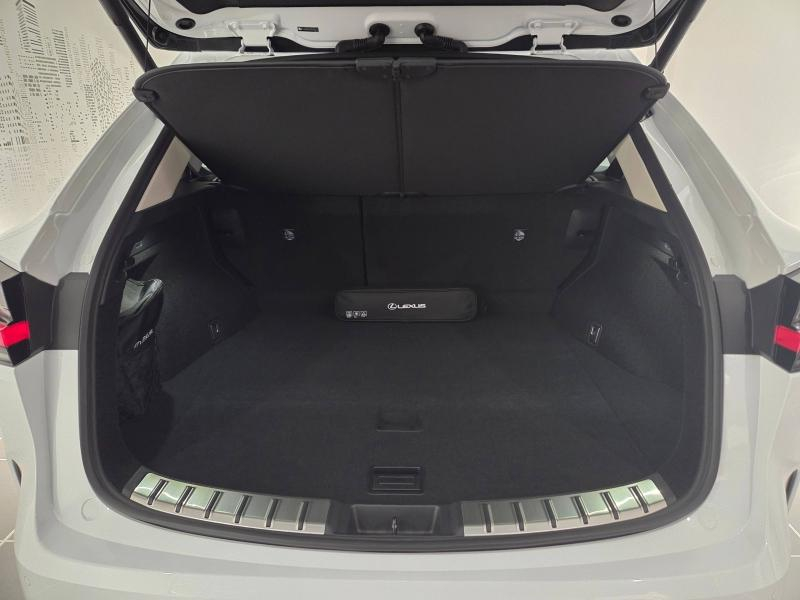 agency.seo.links.detann.title LEXUS NX d’occasion à vendre à AUBIÈRE chez ARVERNE (Photo 15)