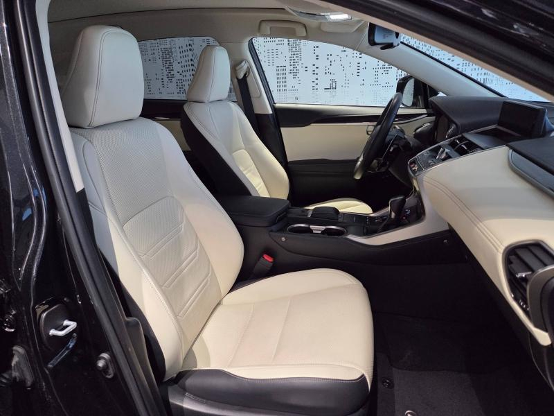 LEXUS NX d’occasion à vendre à AUBIÈRE chez ARVERNE (Photo 13)