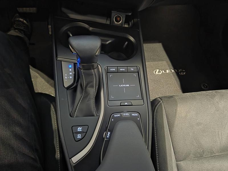 LEXUS UX d’occasion à vendre à AUBIÈRE chez ARVERNE (Photo 8)