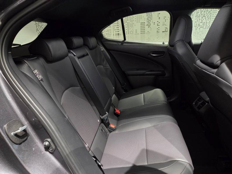 LEXUS UX d’occasion à vendre à AUBIÈRE chez ARVERNE (Photo 16)