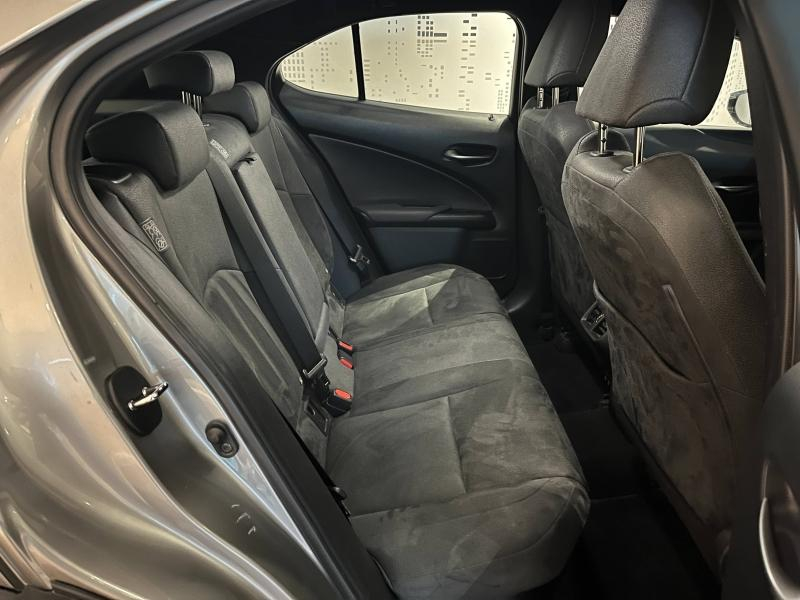 LEXUS UX d’occasion à vendre à AUBIÈRE chez ARVERNE (Photo 11)