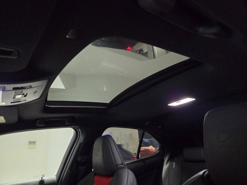 LEXUS UX d’occasion à vendre à AUBIÈRE chez ARVERNE (Photo 12)