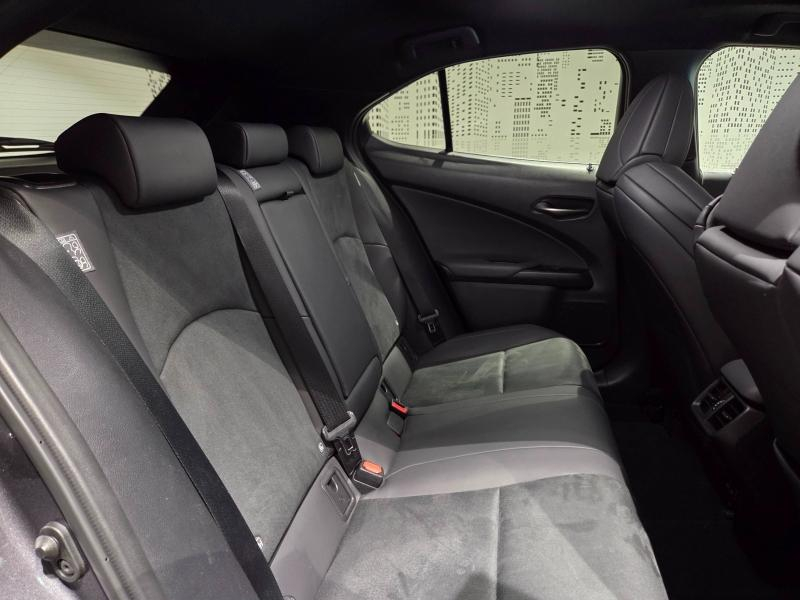 LEXUS UX d’occasion à vendre à AUBIÈRE chez ARVERNE (Photo 14)