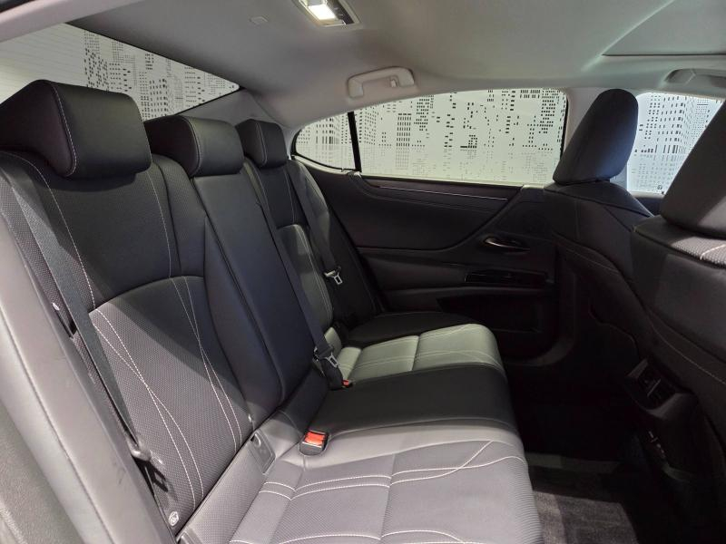 LEXUS ES d’occasion à vendre à AUBIÈRE chez ARVERNE (Photo 14)