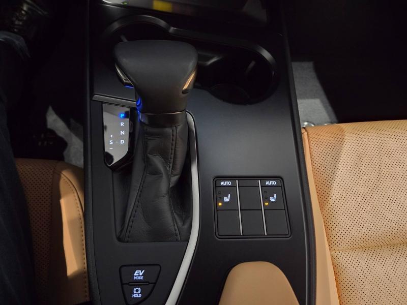 LEXUS UX d’occasion à vendre à AUBIÈRE chez ARVERNE (Photo 12)