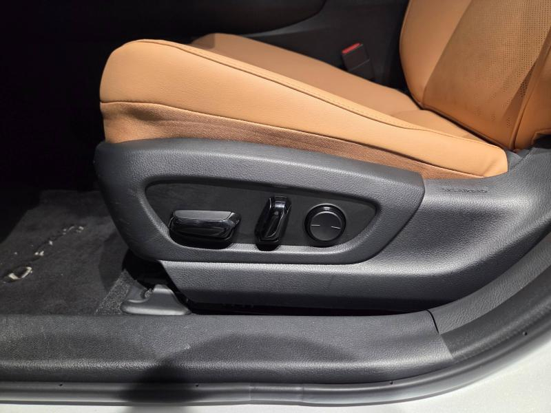 LEXUS UX d’occasion à vendre à AUBIÈRE chez ARVERNE (Photo 13)