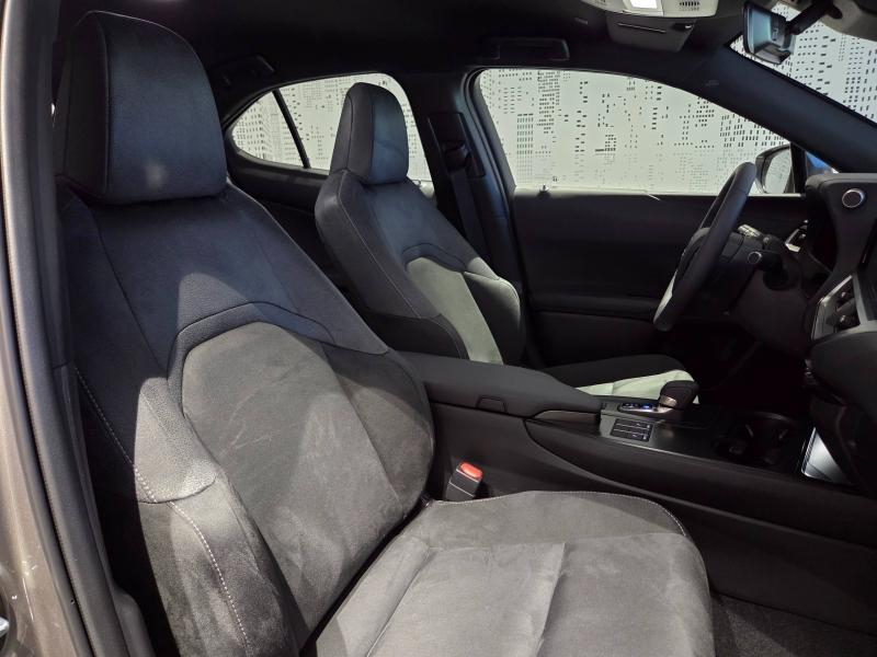 LEXUS UX d’occasion à vendre à AUBIÈRE chez ARVERNE (Photo 14)