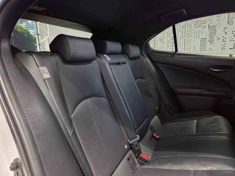 LEXUS UX d’occasion à vendre à AUBIÈRE chez ARVERNE (Photo 12)