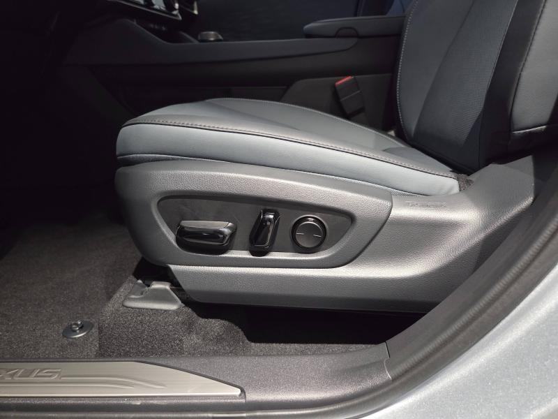 LEXUS RZ d’occasion à vendre à AUBIÈRE chez ARVERNE (Photo 12)