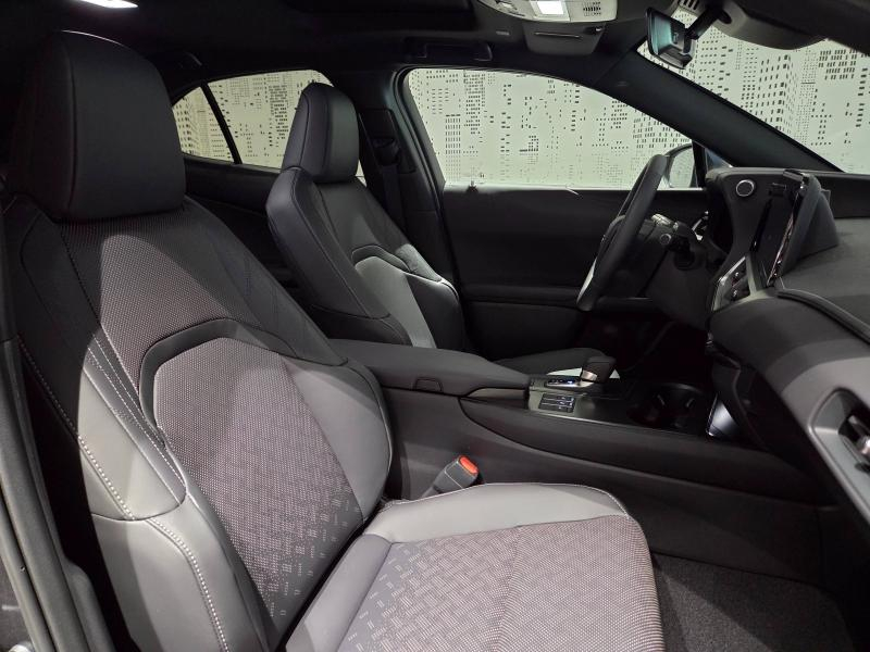 LEXUS UX d’occasion à vendre à AUBIÈRE chez ARVERNE (Photo 18)