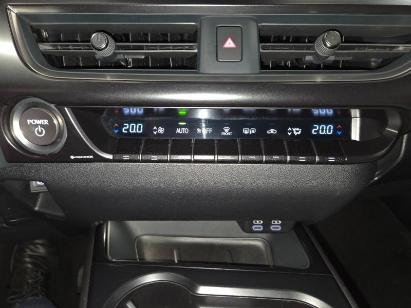 LEXUS UX d’occasion à vendre à AUBIÈRE chez ARVERNE (Photo 9)