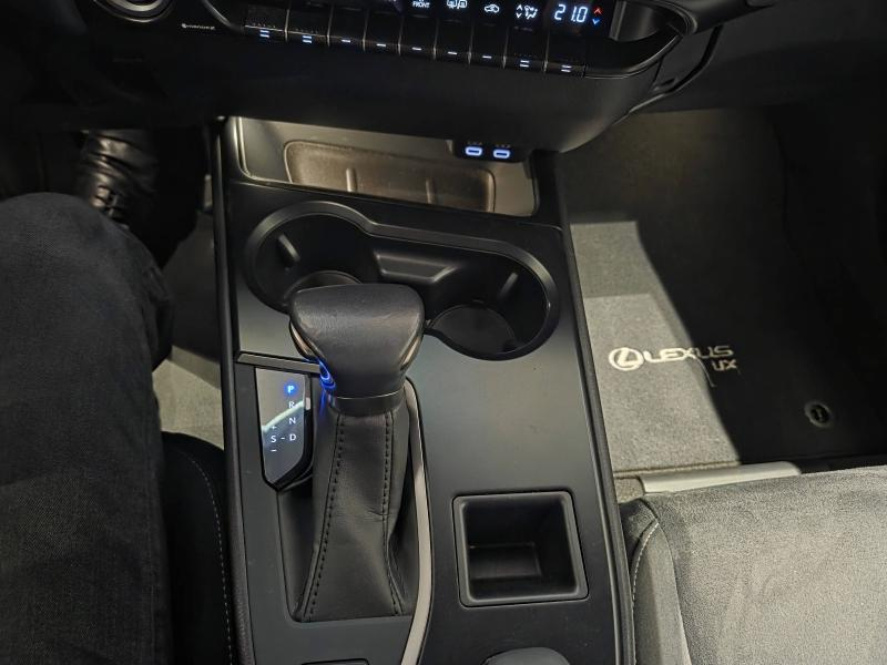 LEXUS UX d’occasion à vendre à AUBIÈRE chez ARVERNE (Photo 10)