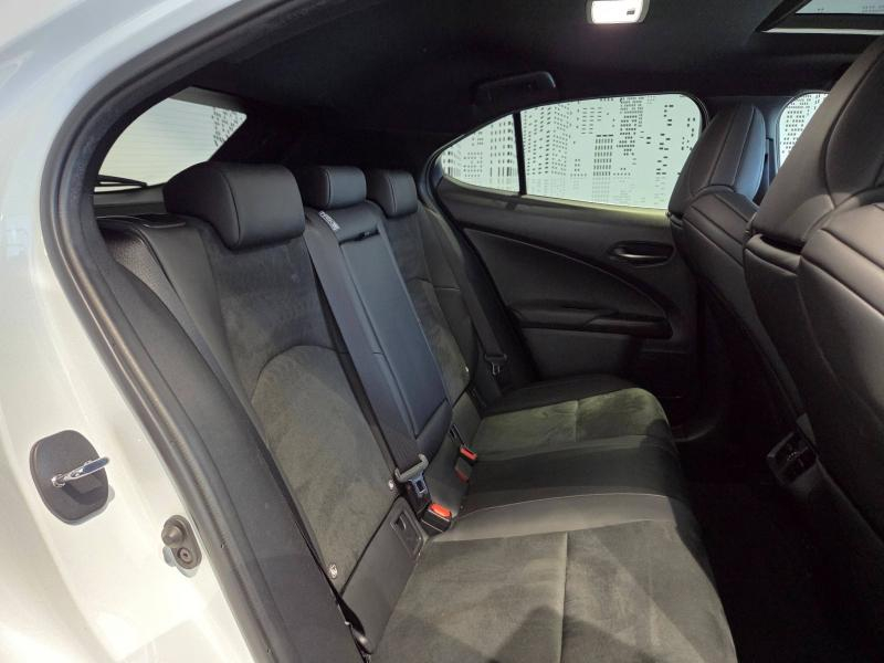 LEXUS UX d’occasion à vendre à AUBIÈRE chez ARVERNE (Photo 15)