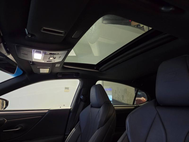 LEXUS ES d’occasion à vendre à AUBIÈRE chez ARVERNE (Photo 12)