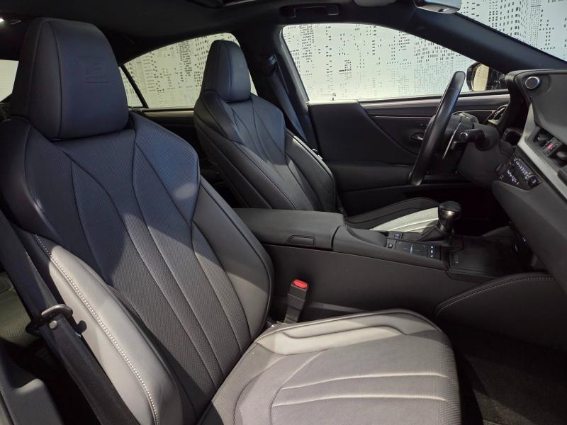 LEXUS ES d’occasion à vendre à AUBIÈRE chez ARVERNE (Photo 13)