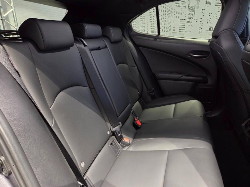 LEXUS UX d’occasion à vendre à AUBIÈRE chez ARVERNE (Photo 13)