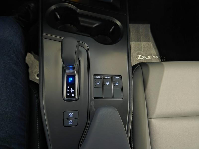 LEXUS UX d’occasion à vendre à AUBIÈRE chez ARVERNE (Photo 11)